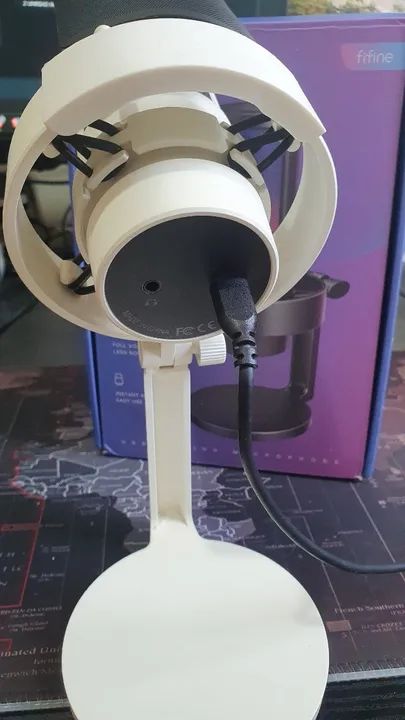 Microfone Fifine Ampligame A8 Branco Microfone Condensador Rgb Tripé - Foto 2