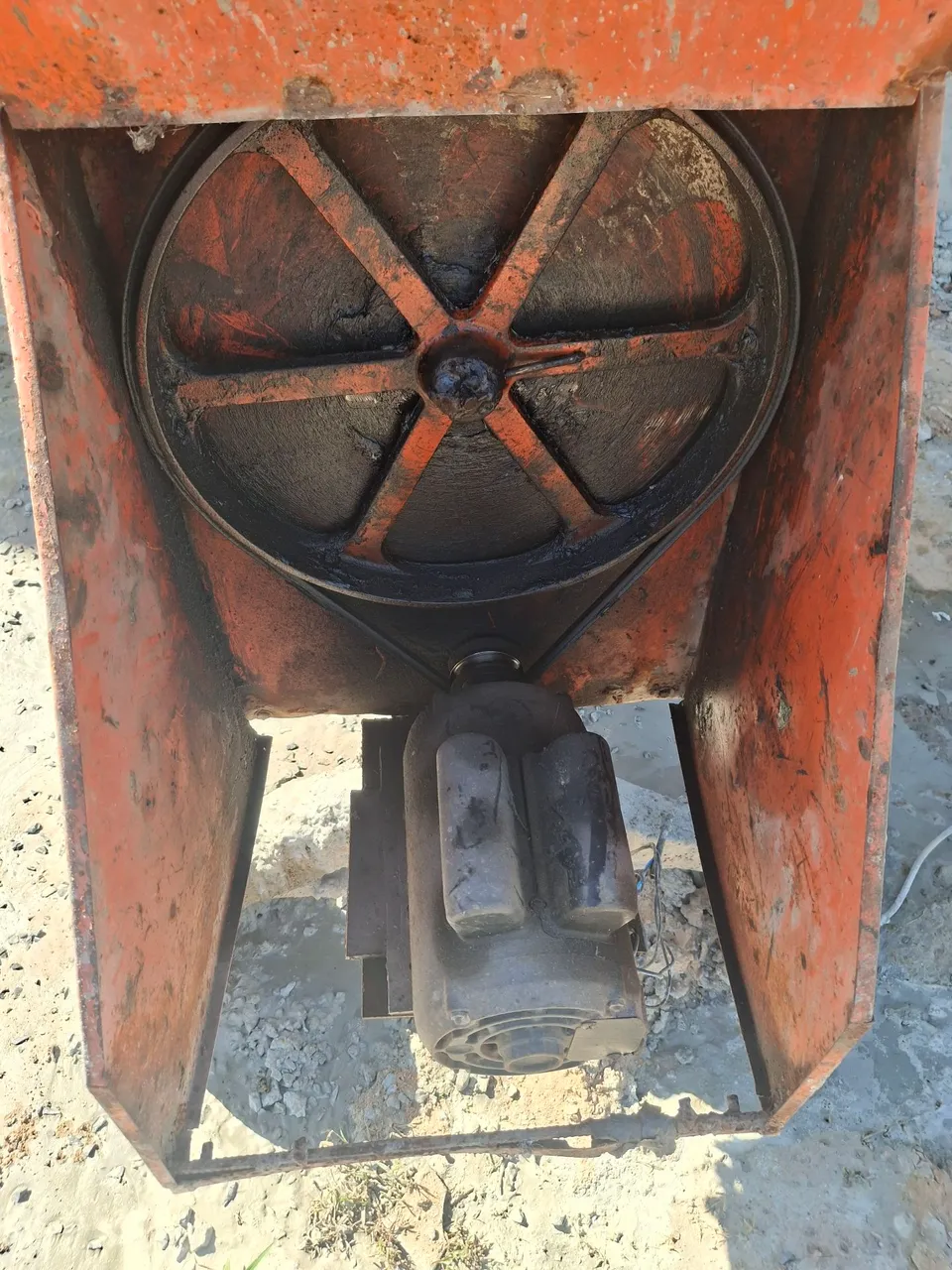 Betoneira Industrial - Ideal para sua obra!