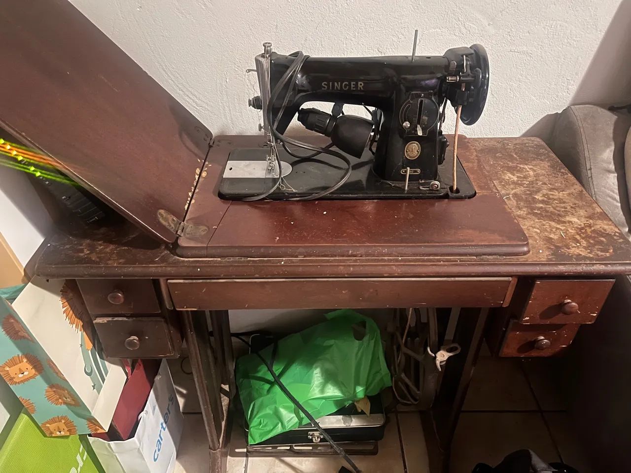 Máquina de Costura Singer Antiga de pedal - Foto 5