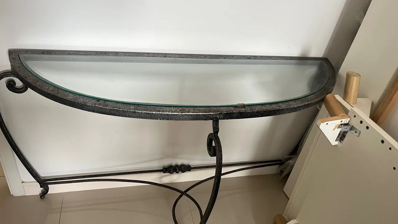 2 peças - Jogo de Mesa e Aparadouro Classico - Foto 4