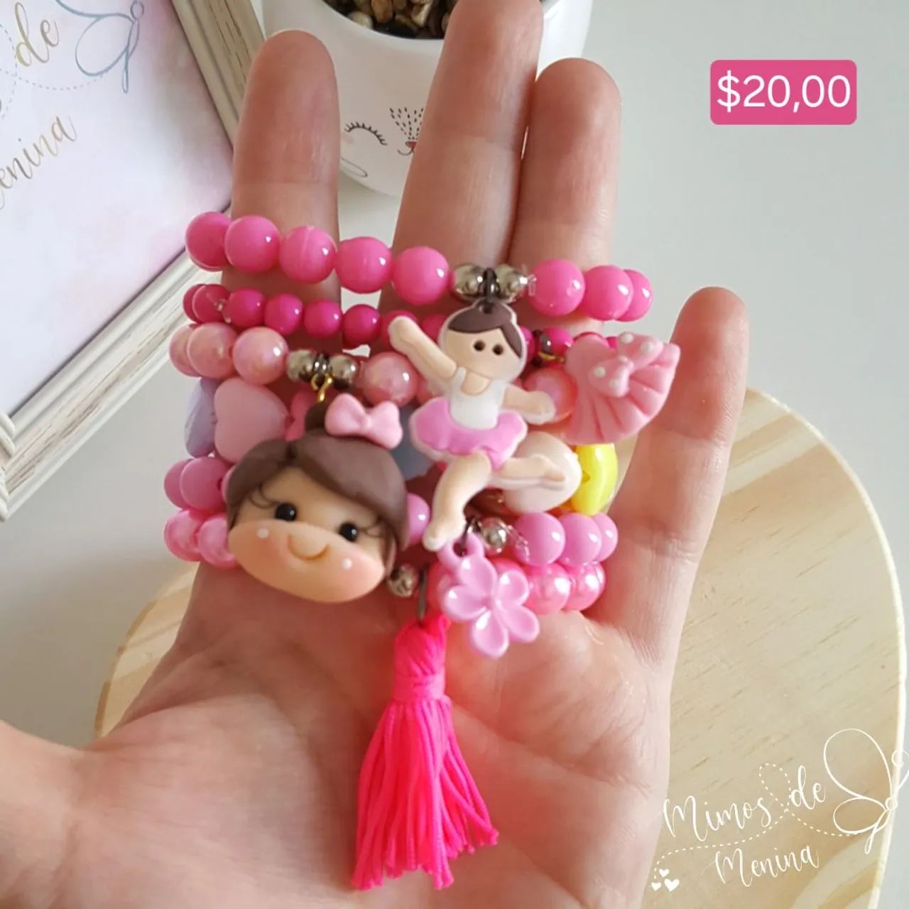 Pulseira de miçangas com bailarina