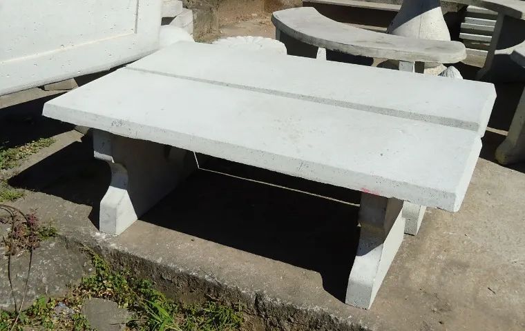 Bancos e mesas de cimento - Taubaté e região - Foto 2