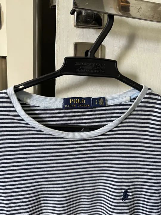 Camiseta Polo Ralph Lauren listrada azul e branca - Foto 4