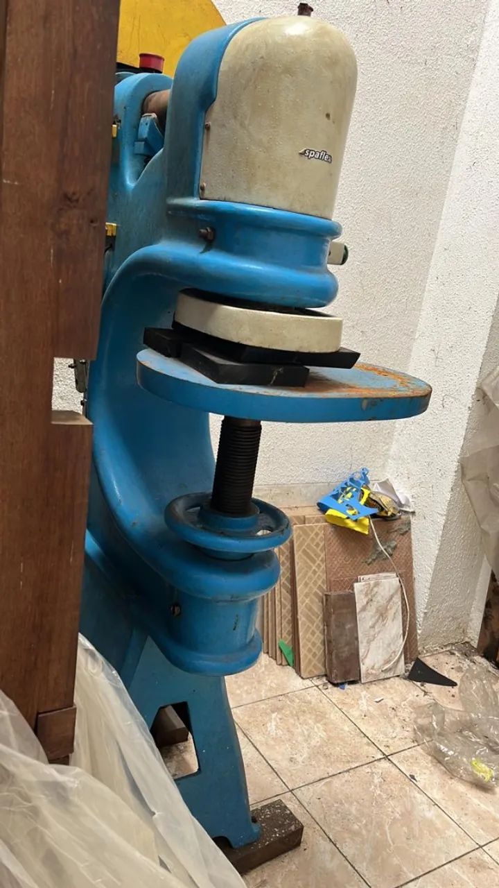 Vendo Balancinho e Trituradora Industrial de Borracha e Plástico - Foto 2