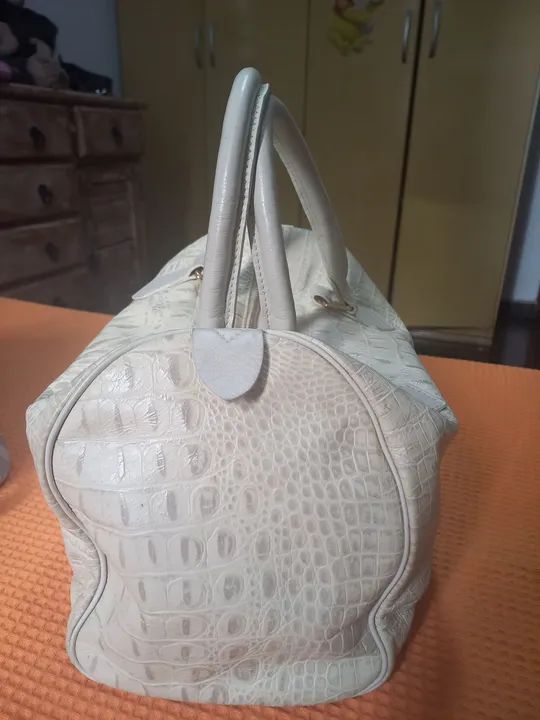 Bolsa de Mão Bege em Couro Croco