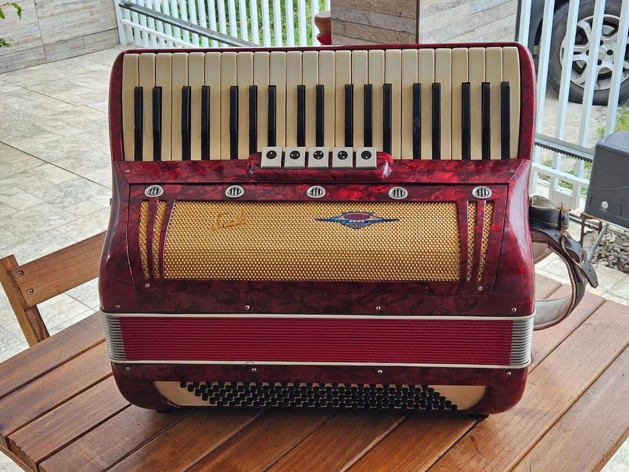 Acordeon Sanfona ou Gaita Scala 120 baixos - Foto 3