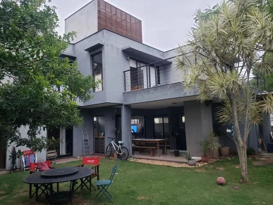 Casa para Venda em Florianópolis, Rio Tavares, 4 dormitórios, 2 suítes, 4 banheiros, 2 vag