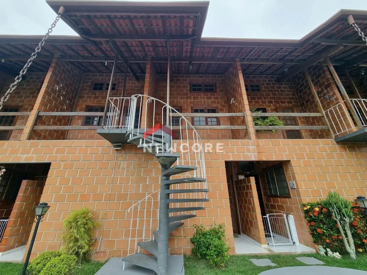Casa de Vila em Rua Itapoan - Martim de Sá - Caraguatatuba/SP