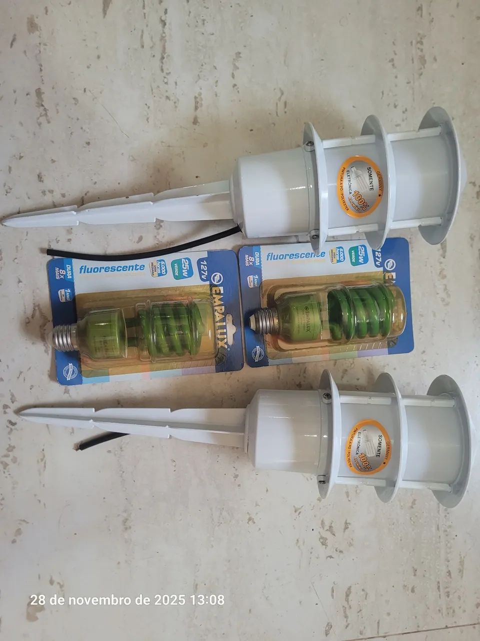 Kit 2 Espetos Orientais Germany 8102 + lâmpadas verdes 25W - Novo na caixa original  - Foto 6