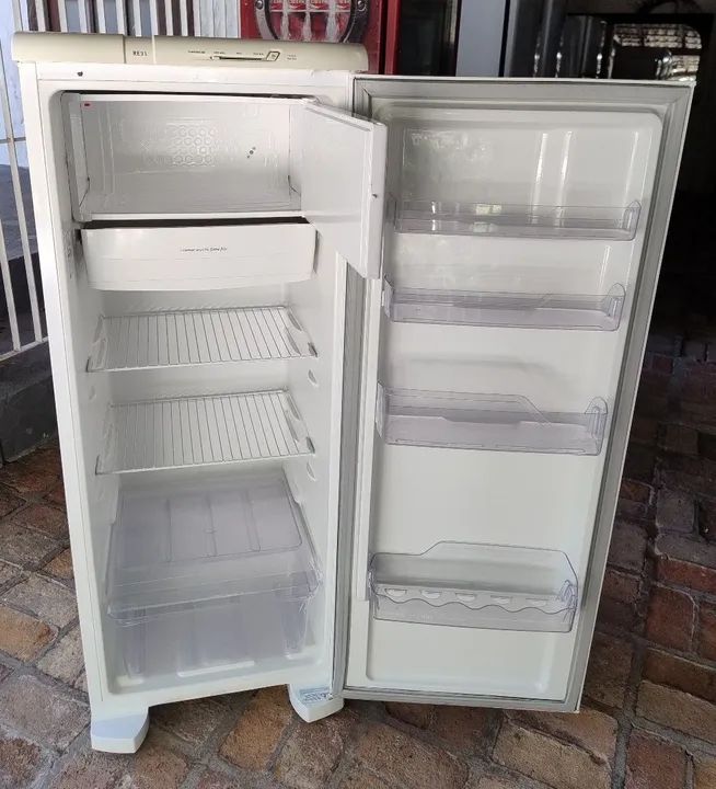 Geladeira. Entrego/ Aceito cartão!! - Foto 3