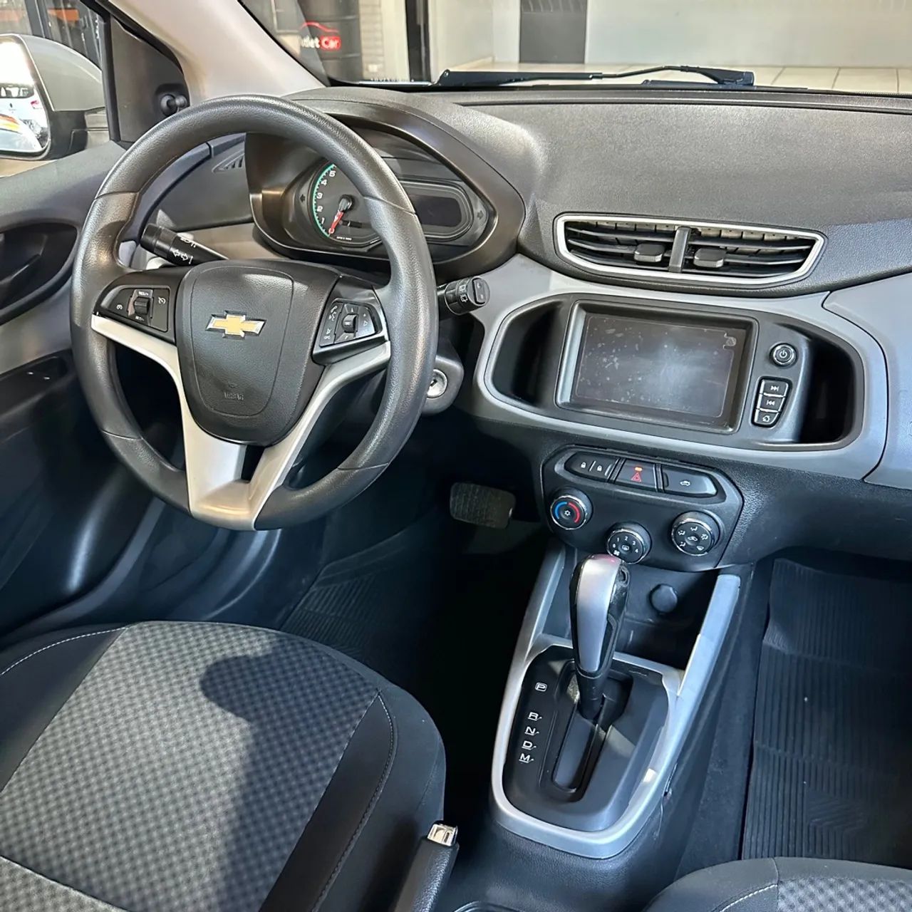Chevrolet Onix 1.4 LT automático 2018 completo  - Foto 4