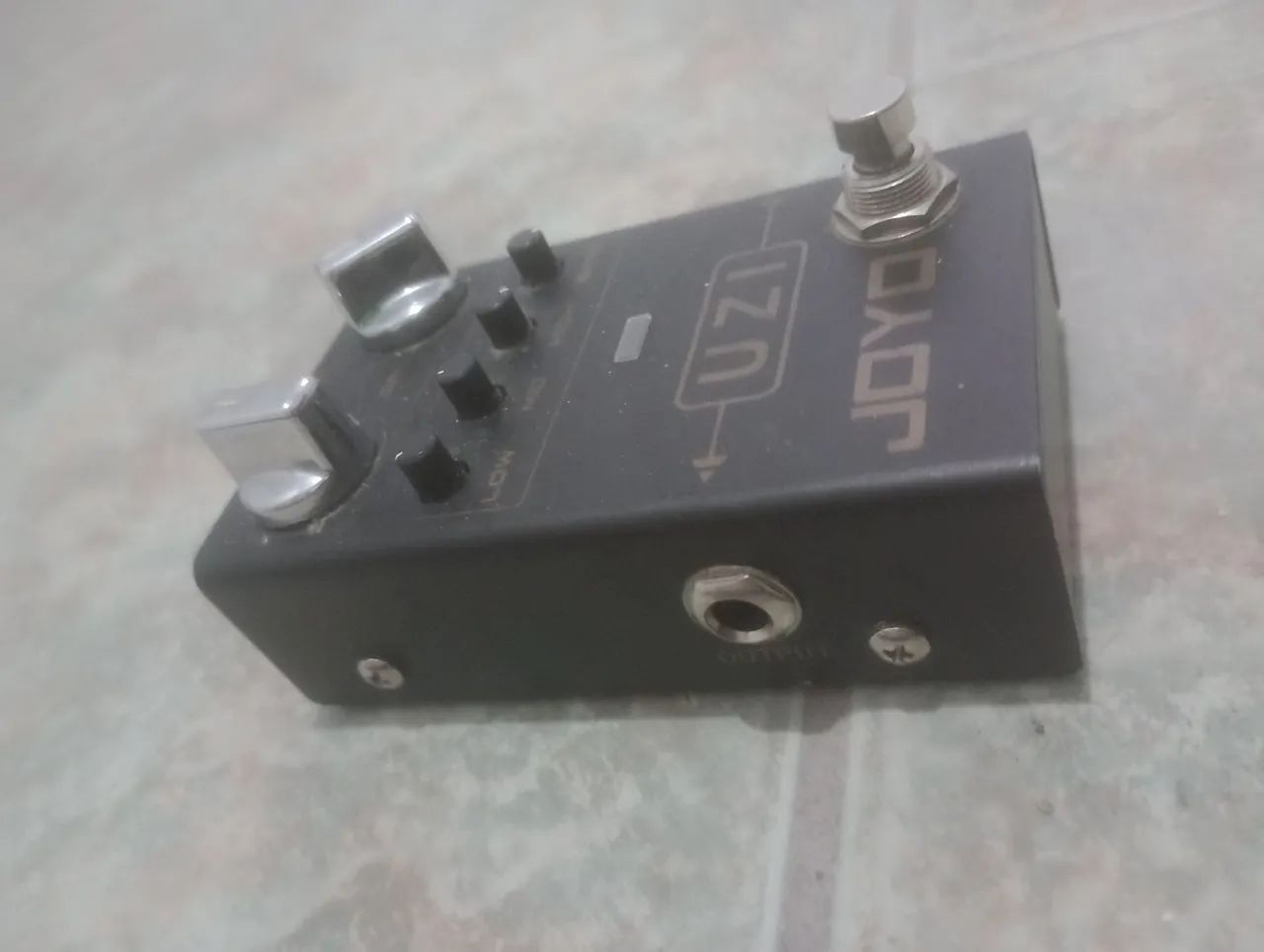 Pedal joyo uzi