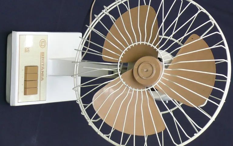 Ventilador antigo Britânia LEIA o anúncio! - Foto 4