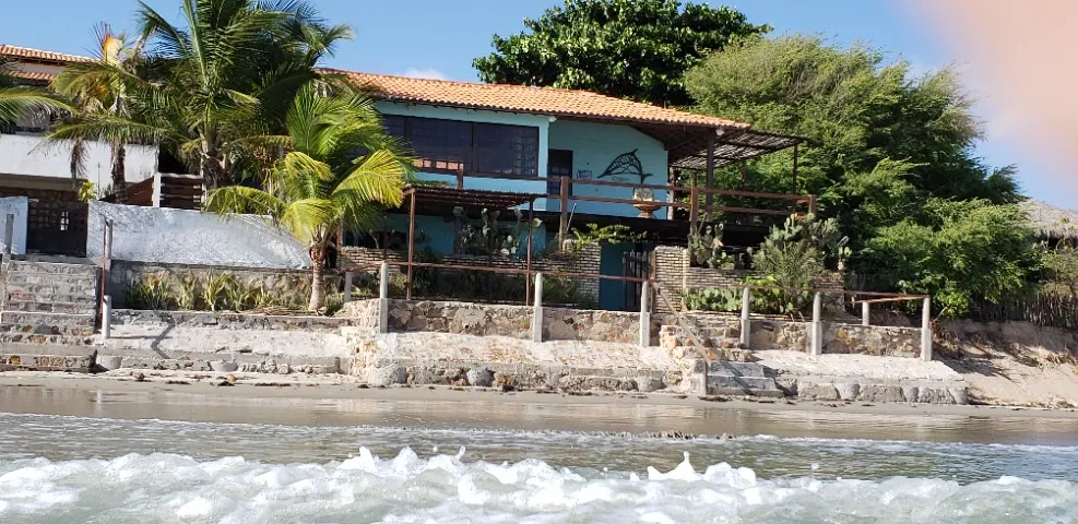 "Seu Paraíso Particular: Casa à Beira-Mar na Praia do Coqueiro/Pi"