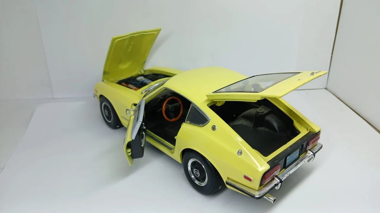 Miniatura Datsun 240z 1971 - 1/18 Maisto - Hobbies e coleções