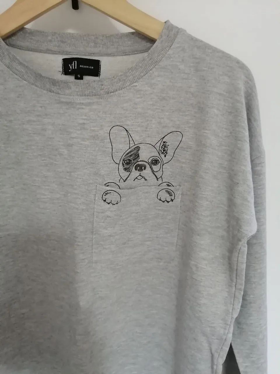 Blusa de Moletom Cinza com Bolso e Bulldog Francês - Foto 4