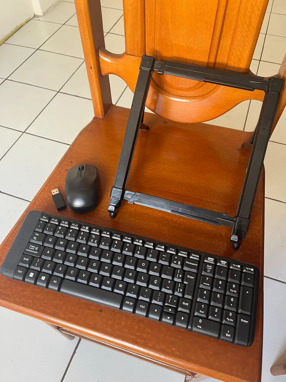 Kit teclado, mouse e suporte