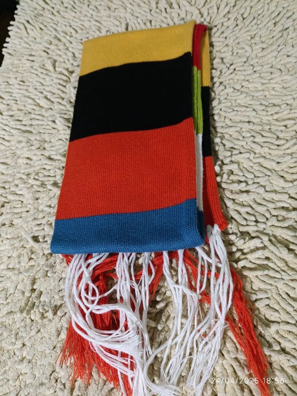 Cachecol colorido de lã com franjas - Foto 2