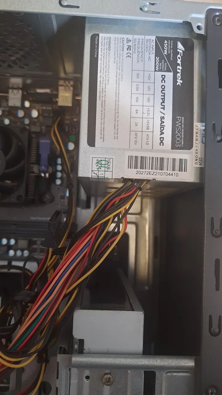 CPU C3Tech com 4 Gigas RAM  - Foto 4