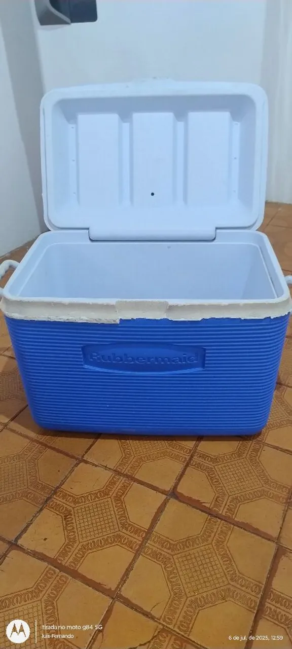 Caixa térmica Rubbermaid azul