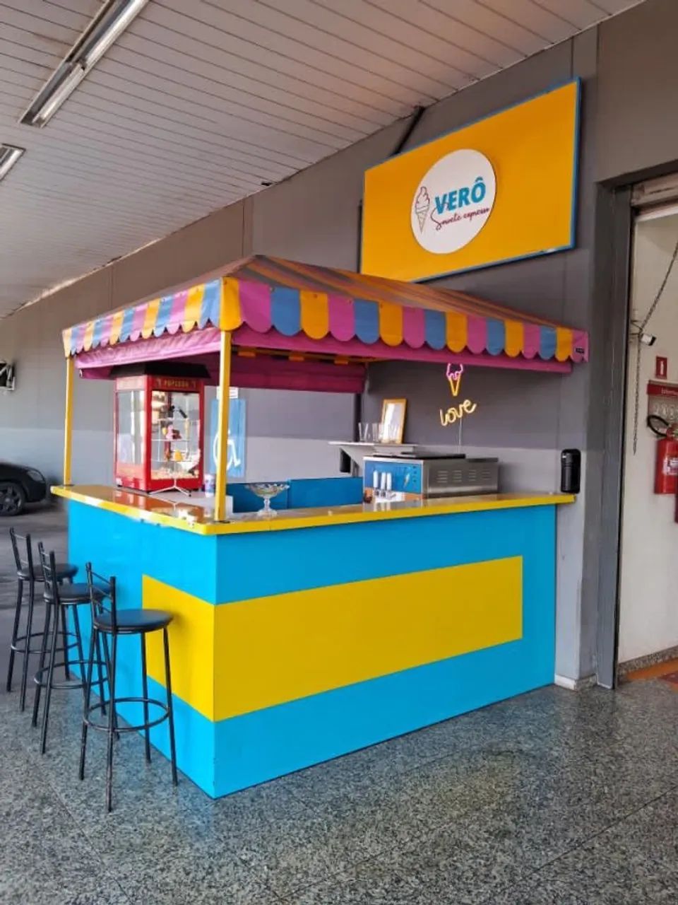 VENDO QUIOSQUE DE SORVETE COMPLETO