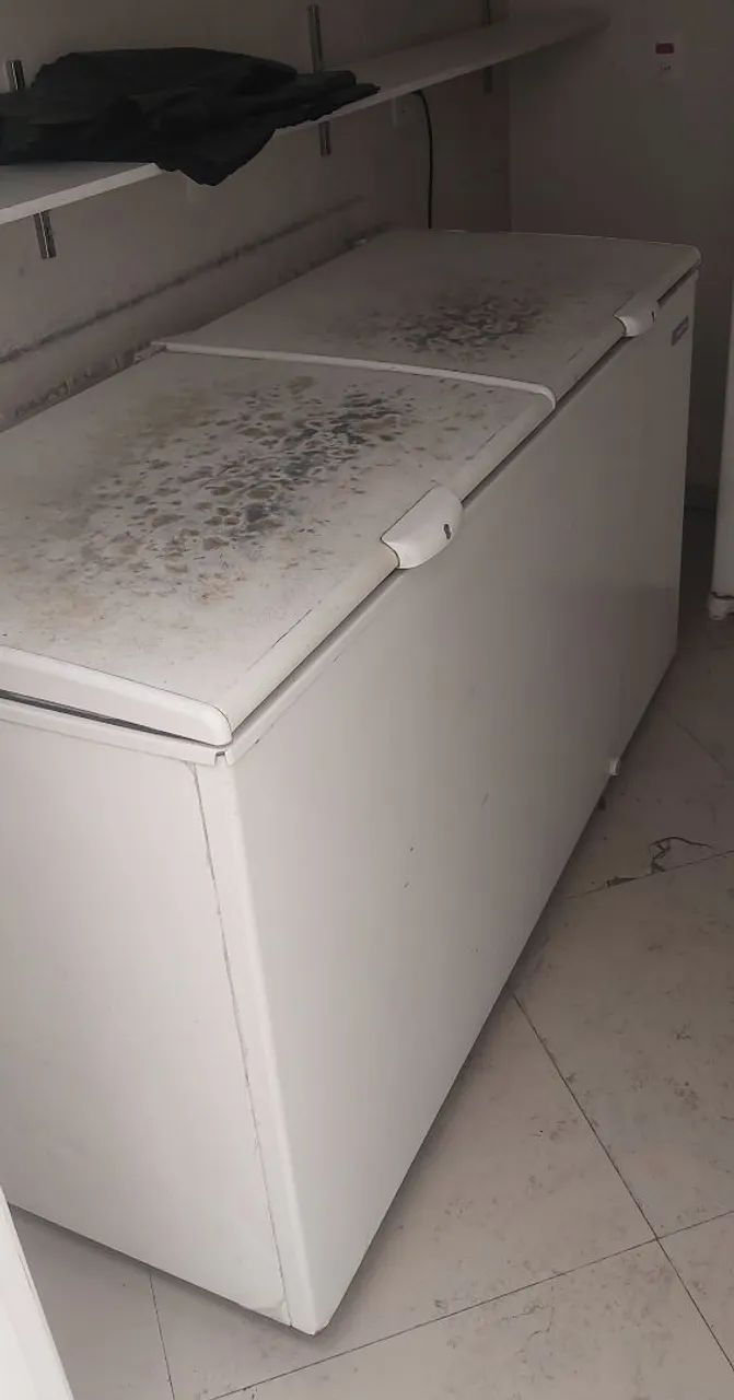 Freezer Horizontal Usado marca Metalfrio 220V 546L duas portas - Foto 2