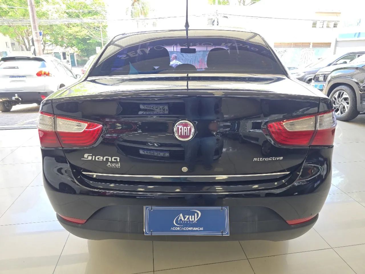 Fiat Siena Attractive 1.4 Fire Flex 8V 4P 2013 - Foto 5