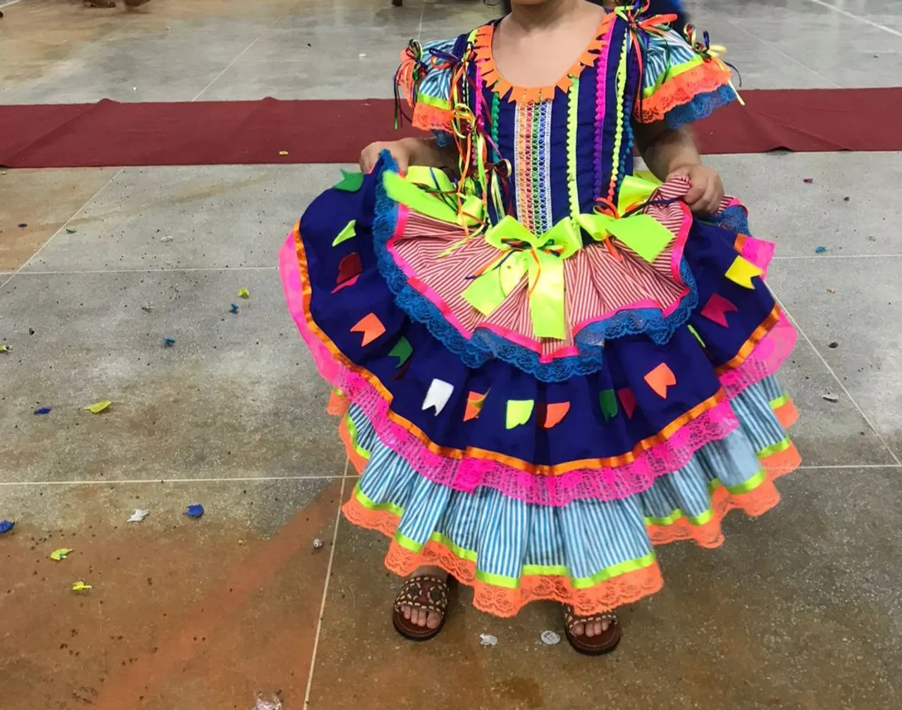 Vestido Junino Colorido para Festas