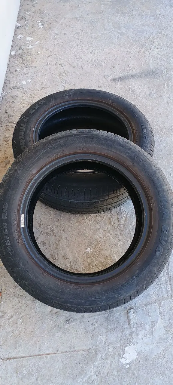 Vende-se pneus usados