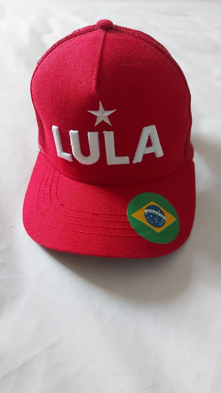 Boné Lula com Bandeira do Brasil