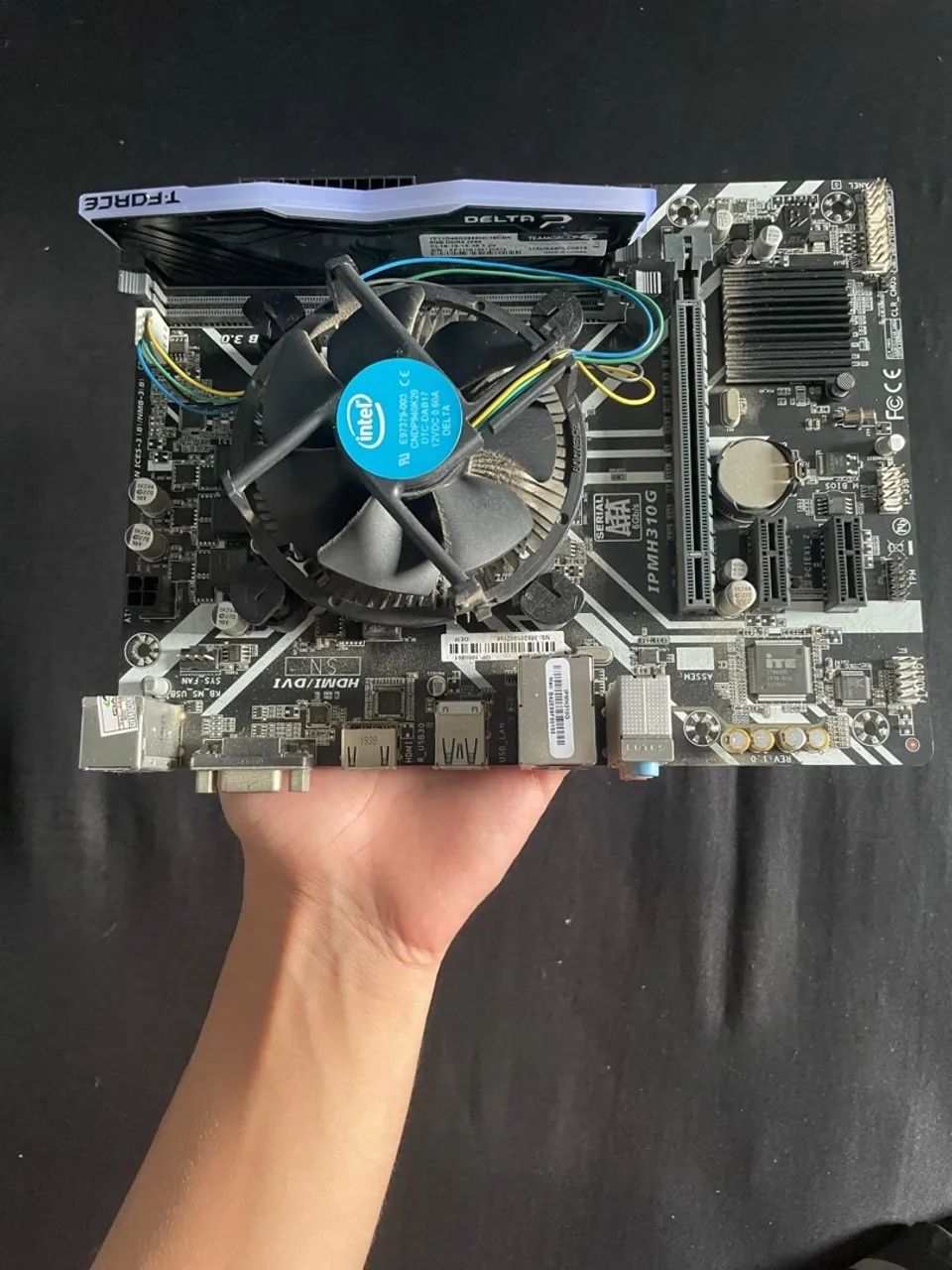 Placa mãe da Pcware modelo IPMH310G, com 8gb ram da T-Force e I5-9400F LGA1151 - Foto 3