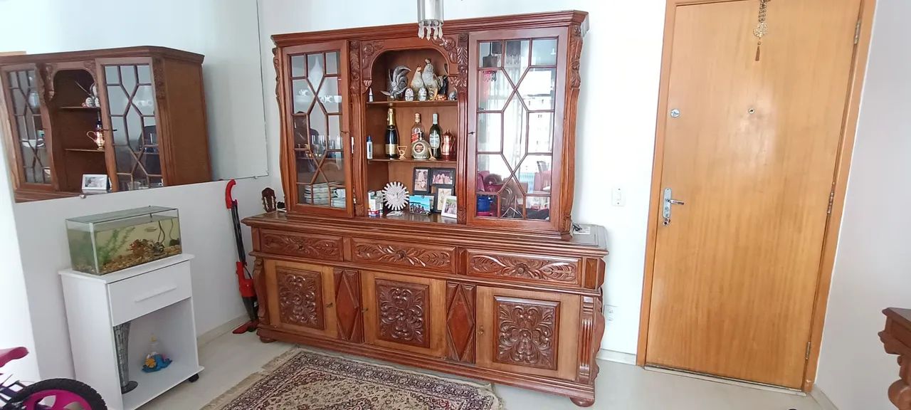 Cristaleira / Buffet antigo madeira maciça