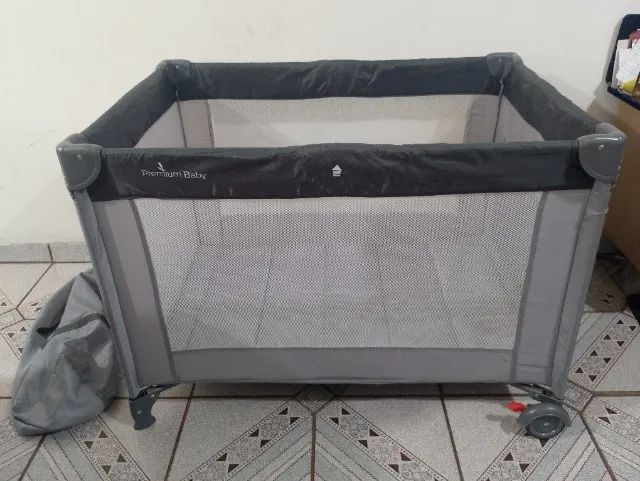 Berço camping e chiqueirinho 