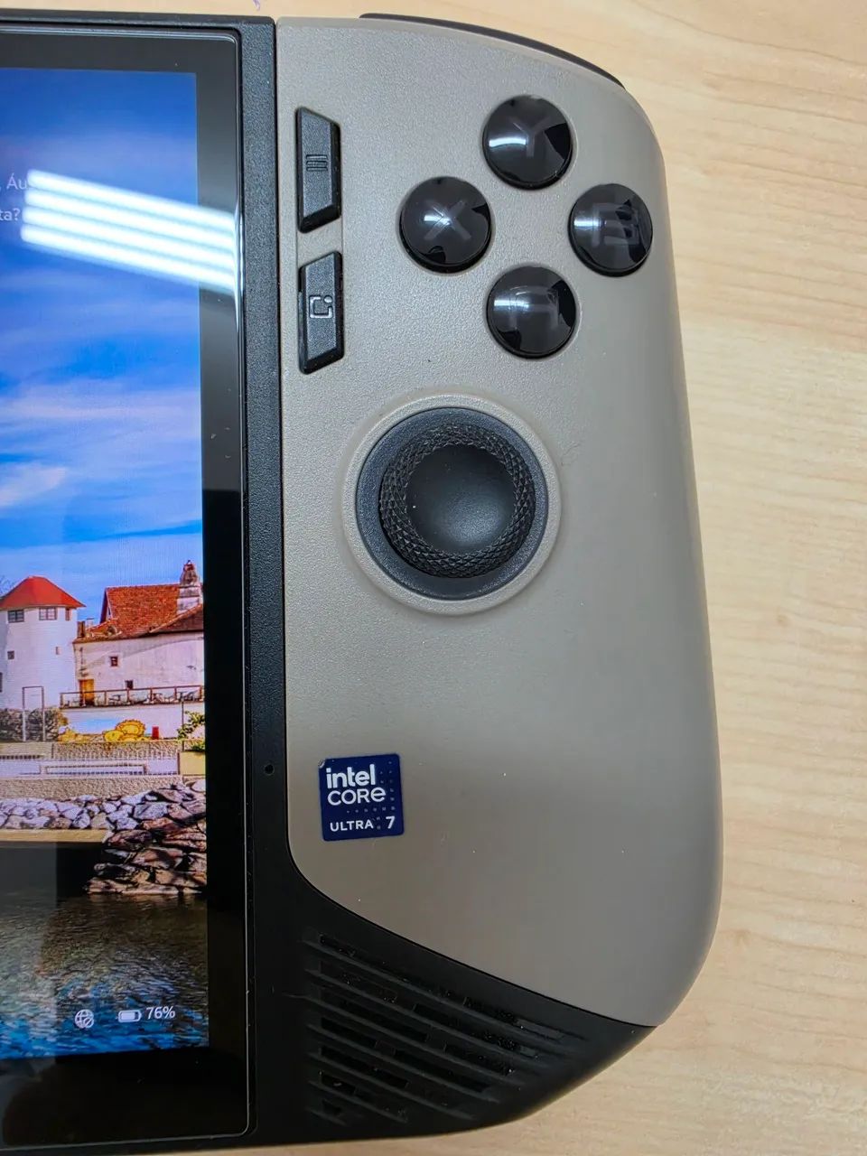 MSI Claw 8 AI+ - Foto 2