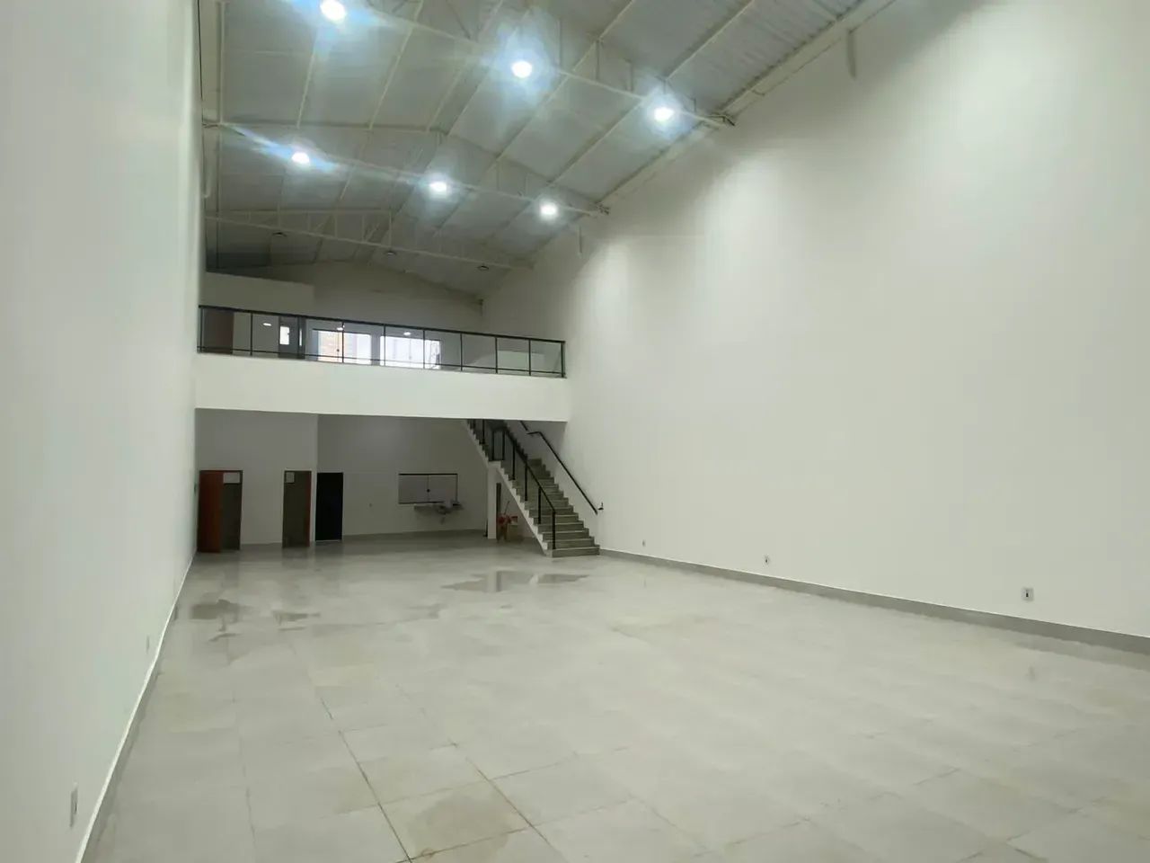 GALPÃO COM 300 M2 PRONTO PARA UTILIZAR NO CORAÇÃO DO TATUAPÉ - Foto 4