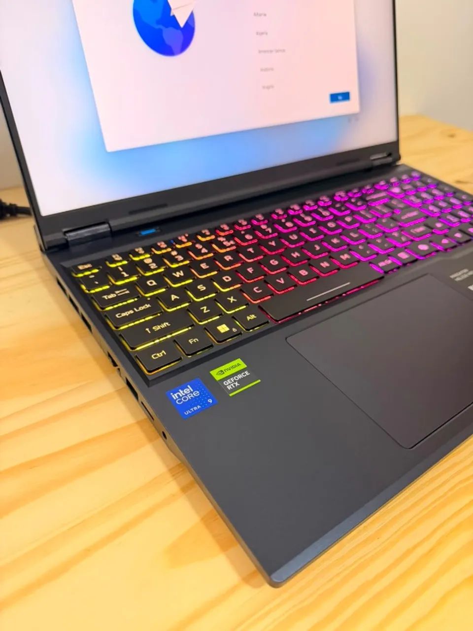 Notebook Acer Predator - RTX 5070 Ti 12GB / Intel Core Ultra 9 275HX / 32GB DDR5 6400MHz - Foto 3