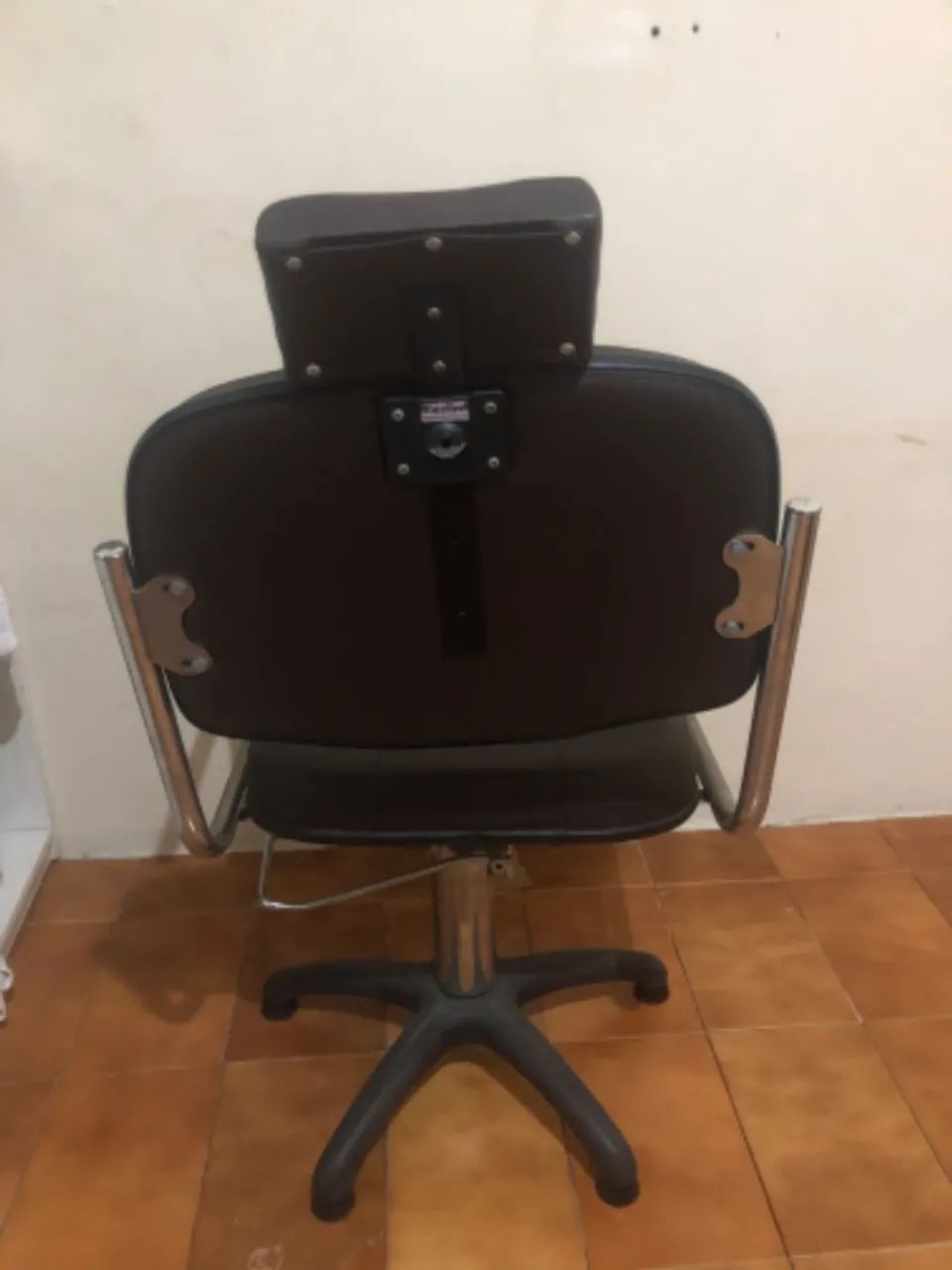 Cadeira de cabeleleiro hidráulica  - Foto 3