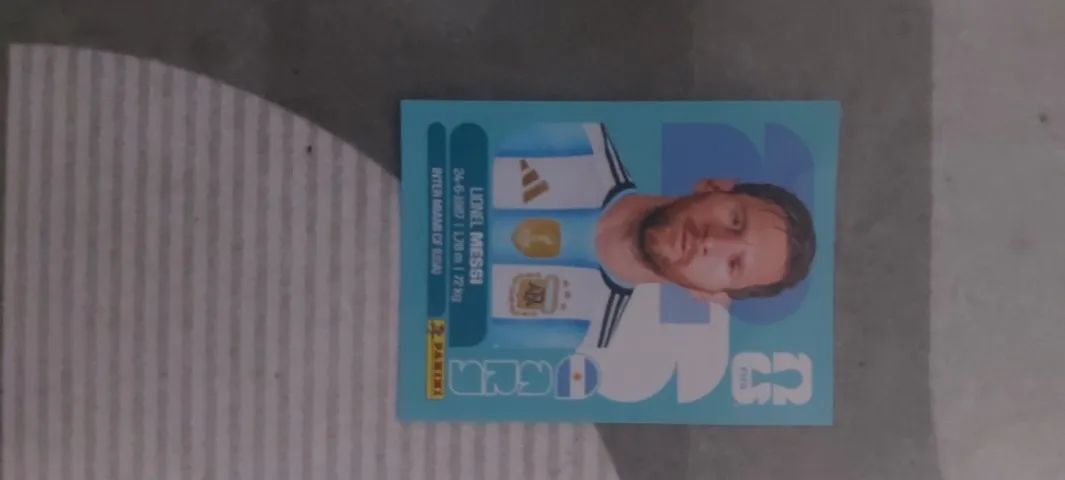 Figurinha do Messi copa 2026 em ótimo estado