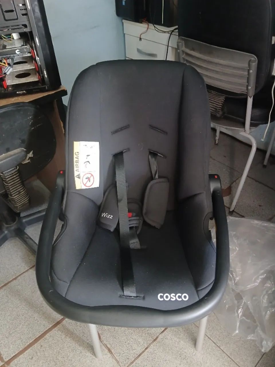Carrinho de bebê com bebê conforto Cosco - Foto 3