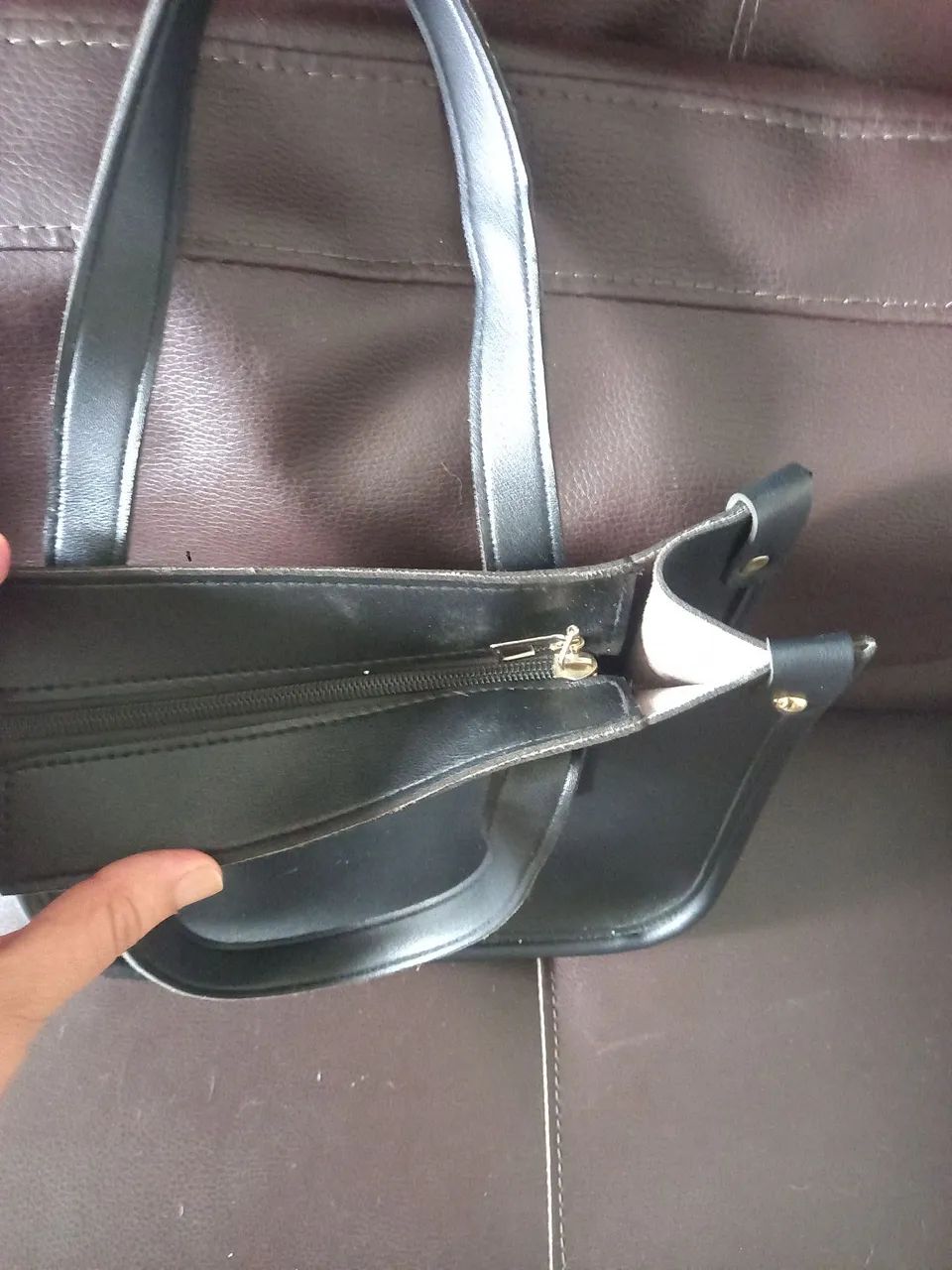 Bolsa preta com dourado - Foto 2