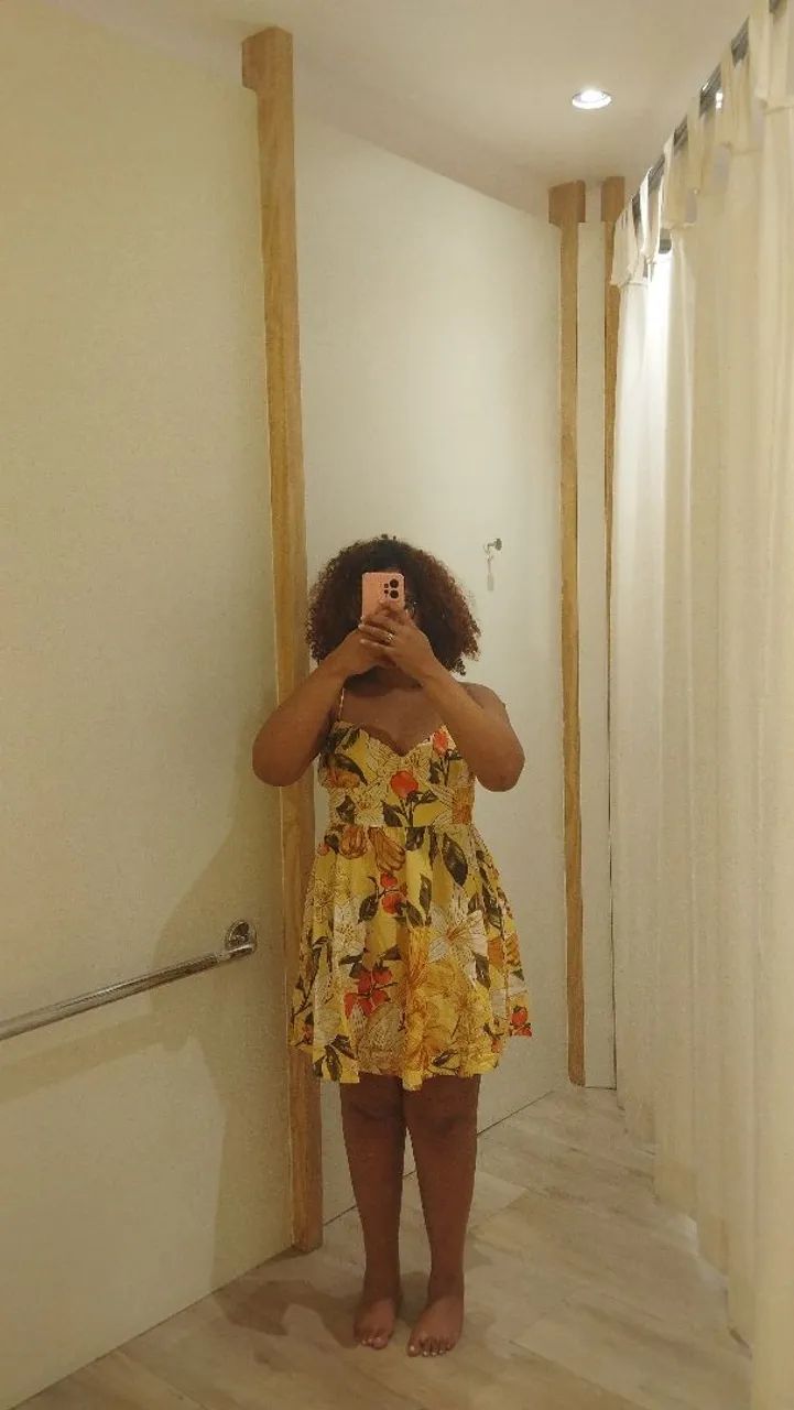 Vestido curto Farm ararajuba 