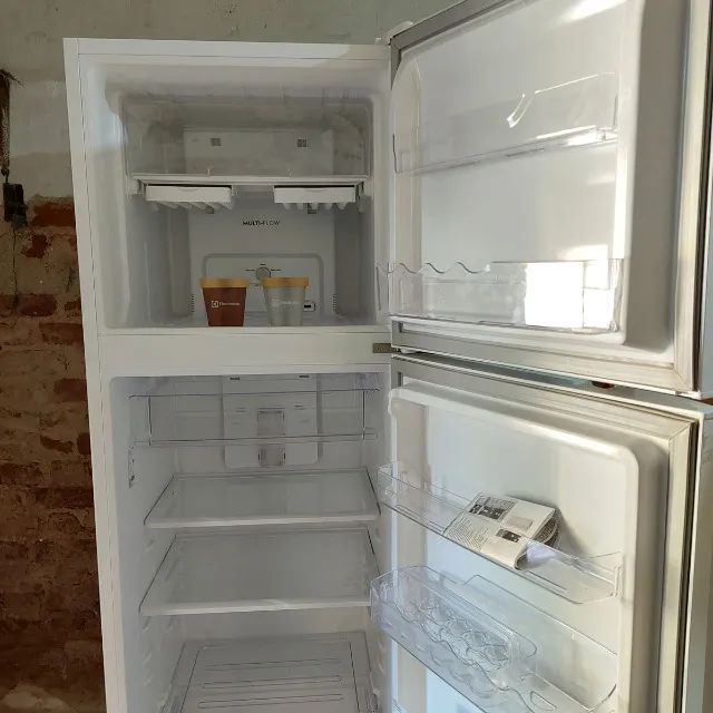 Geladeira Electrolux 371L Nova - Foto 3