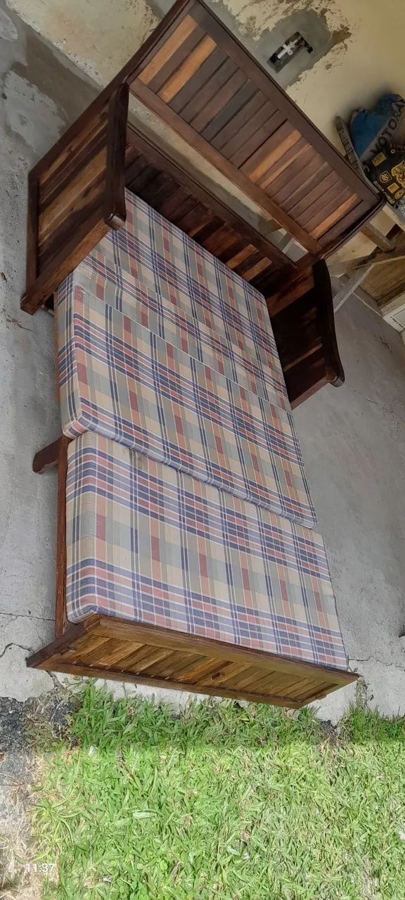Sofa cama de madeira imbuia - Foto 3