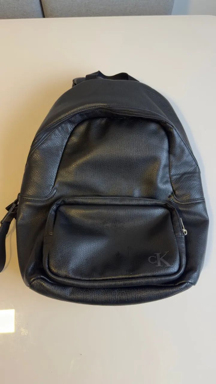 mochila calvin klein couro