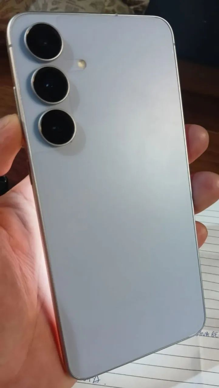 Celular Samsung S25 fe. 256 g - Foto 2