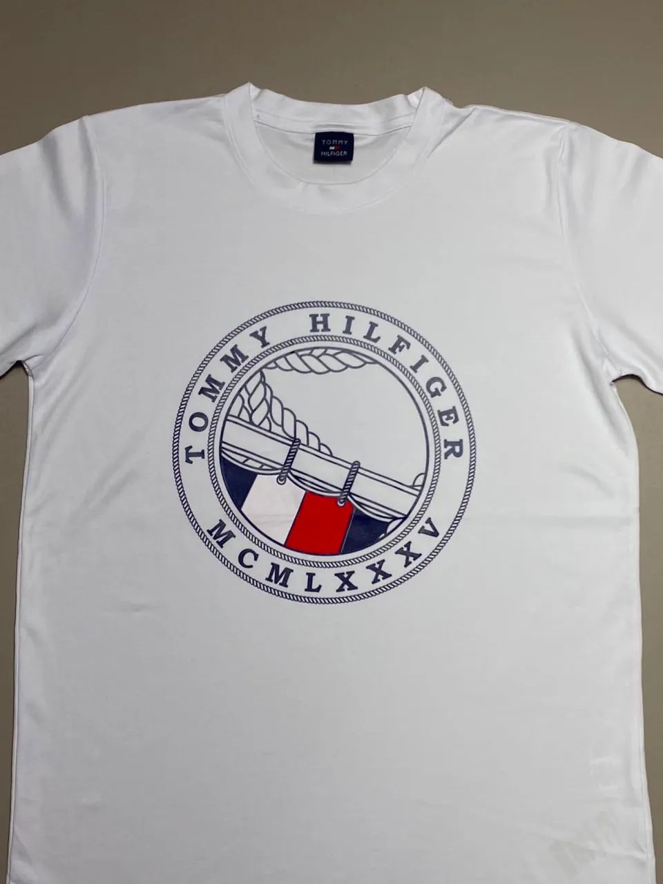 Camiseta Tommy Branca/Vermelho e Azul - Foto 3