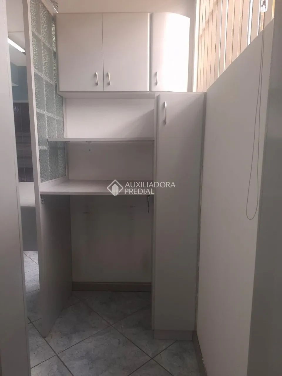 Sala Comercial Mobiliada com Sobre Sala - Pronta para Uso, disponível no bairro Capoeiras - Foto 3