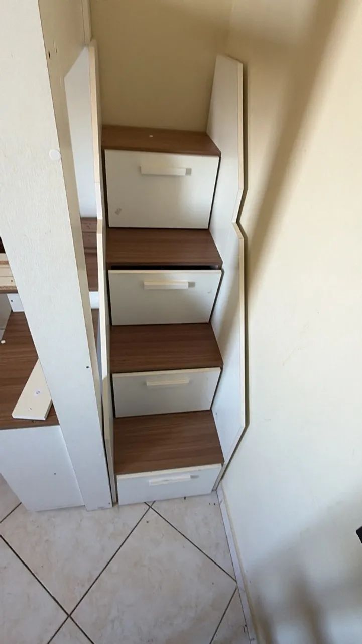 Cama suspensa com escrivaninha - Foto 4