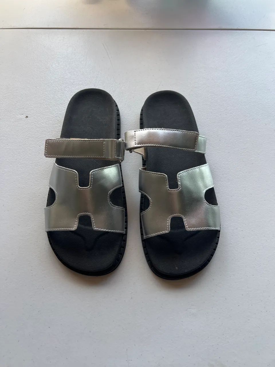 Sandália estilo Papete