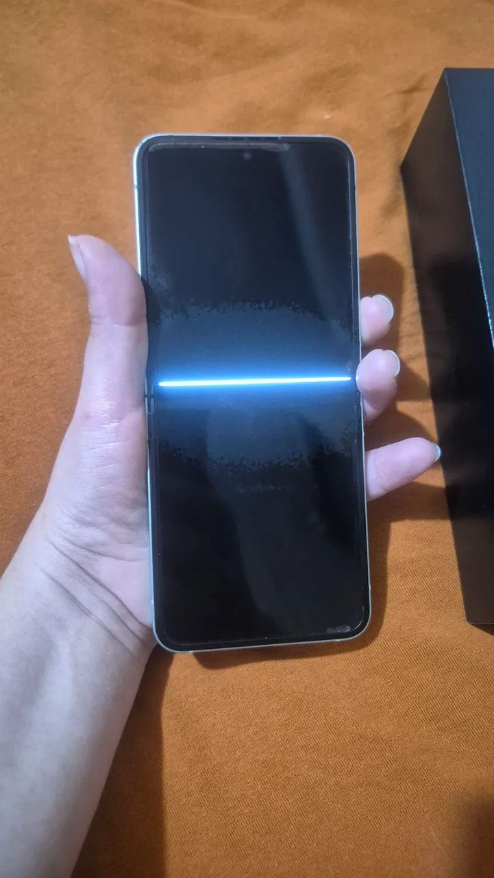 Galaxy Zflip6 - Tela com defeito